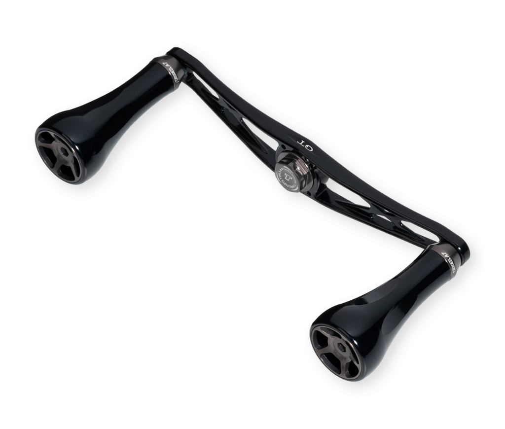 Der Taken GT106 Handle in Schwarz, aus Duraluminium mit A7 Knobs, ist ein Power Handle fΓΌr Shimano & Daiwa Baitcasterrollen - perfekt zum AufrΓΌsten deiner Angelrolle.