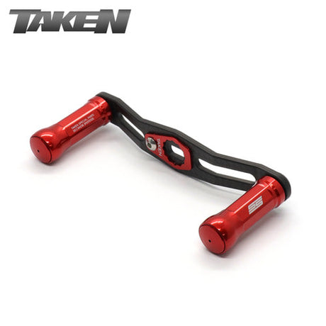 Eine rote Taken SS Carbon Handle 85 mm - Tuning Carbon Kurbel mit SS Aluminium Knöpfen für Shimano & Daiwa verfügt über zwei zylindrische Griffe und einen gebogenen Metallarm, dargestellt auf einem weißen Hintergrund.