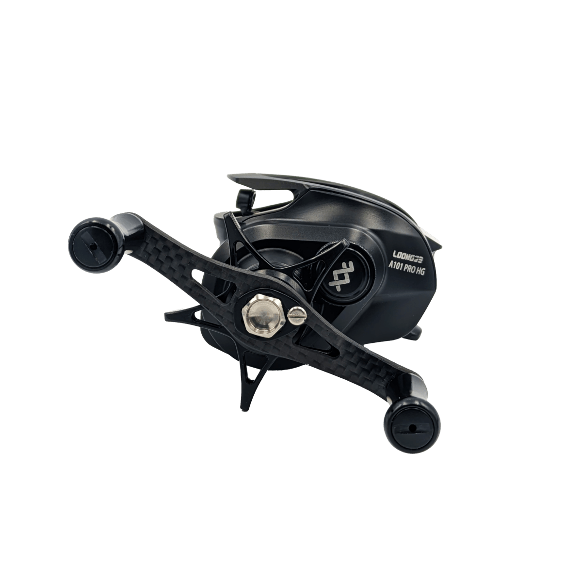 Die Loongze Airlite - A100 Air DBC ist eine schwarze Baitcasting-Rolle mit zwei Griffen, einer sichtbaren Spule und einer elektromagnetischen Bremssteuerung. Ihr kompaktes, modernes Design ist von der Loongze Airlite-Serie inspiriert.