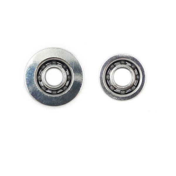 Zwei silberne Metallkugellager unterschiedlicher Größe aus dem Hedgehog Studio „Kattobi“ Tuning Kit Keramik Kugellager | Daiwa 1030 & 830 Air sind nebeneinander auf einem schlichten weißen Hintergrund platziert und zeigen sichtbare Innen- und Außenringe.