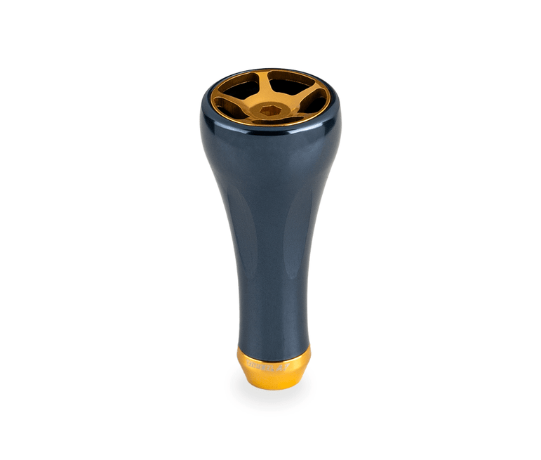 Ein Königsblauer Wasserpfeifenkopf von Taken, inspiriert von dem 50mm Taken A7 Knob Tuning Aluminium Knauf für Shimano & Daiwa Angelrollen, zeichnet sich durch ein metallisch blaues und goldenes Design mit einer breiten Basis und goldfarbenen Luftstromöffnungen aus.