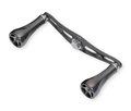 Der Taken GT106 Handle von Taken ist ein aus Duraluminium gefertigter Griff aus Rotguss mit A7-Knöpfen für Shimano- und Daiwa-Rollen, abgebildet mit zwei schwarzen Griffknöpfen und einer zentralen Halterung auf weißem Hintergrund.
