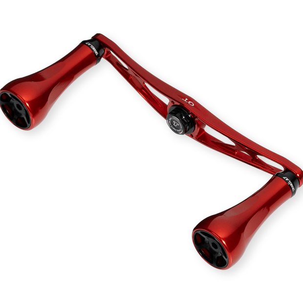 Der Taken GT106 Handle - Power Handle aus Duraluminium in Rot mit zwei A7 Knobs und mittiger Befestigungsöffnung von Taken, passend für Shimano & Daiwa, ist auf weißem Hintergrund abgebildet.