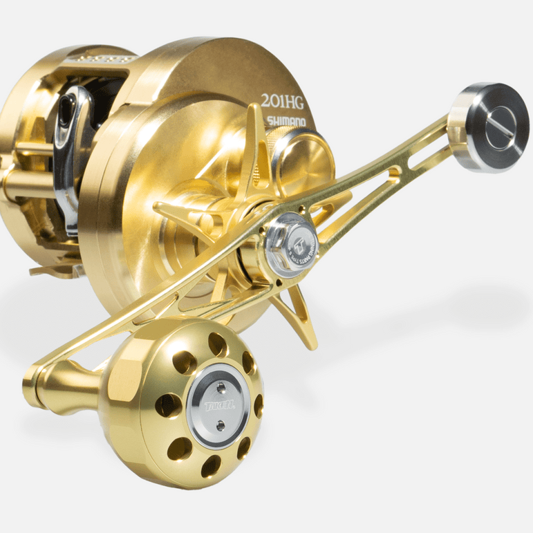 Nahaufnahme des Taken X3 Knob 50mm - Power Tuning Knauf für Shimano & Daiwa Angelrollen, mit einem großen Griff und poliertem Design - ideal für Hecht & Bigbait Setups. Marke: Taken.