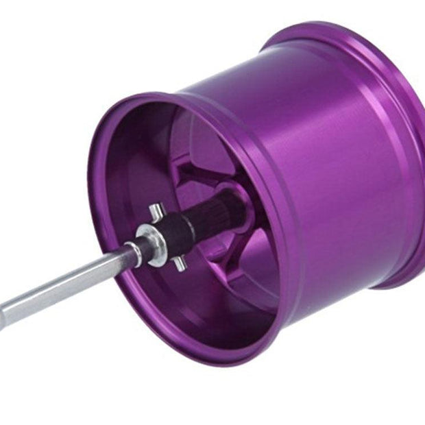 Die Avail Shimano 21 SLX BFS Microcast Spule in stylischem Metallic-Lila mit silberner Achse – das Must-Have fürs Bait Finesse! Mit dieser getunten Spule bringt du deine Rute aufs nächste Level. Perfekt für alle, die mehr aus ihrer Rolle rausholen wollen. Hier siehst du das schicke Teil schräg vor weißem Hintergrund – bereit zum Einbau und direkt einsatzbereit!.