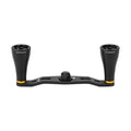 Der Gomexus 95mm Carbon-Griff mit A20P Knobs ist ein Premium-Goldgriff-Upgrade mit zwei A20P Knobs auf einer leichten TORAY-Carbon-Basis mit zentraler Befestigung - perfekt zur Aufwertung Ihrer Rolle.