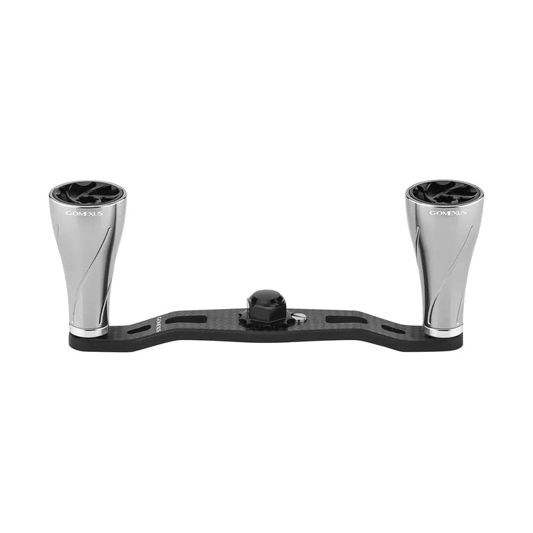 Ein Gomexus 95mm Carbon Handle mit A20P Knobs in Silber ist vor weißem Hintergrund zu sehen. Der Markenname Gomexus steht auf beiden Knöpfen.