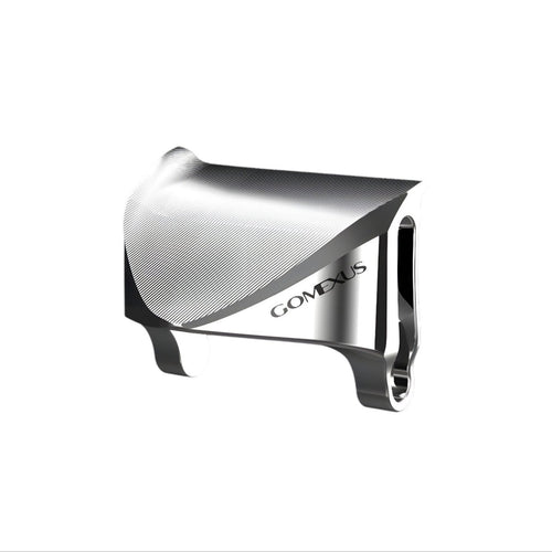 Die Gomexus-Kupplung für 21 Antares DC und 22 Exsence DC ist eine CNC-gefräste Daumenauflage für Baitcastingrollen aus Aluminium mit gewölbter, strukturierter Oberfläche und Klemmbefestigung, die für Shimano-Rollen entwickelt wurde und auf weißem Hintergrund abgebildet ist.
