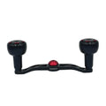 Die Gomexus Kurbelgarnitur 110 mm mit 30 mm Sailor Power Knobs (8 x 5 mm) verfügt über zwei große Knöpfe an einem gebogenen Arm, speziell für Ihre Baitcasterrolle. Ideal für Angler, die Wert auf Stil und Leistung legen.
