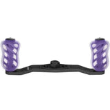 Eine Gomexus-Kurbel 95 mm | 85 mm Carbon-Griff mit zwei 20 mm Finesse Touch-Knöpfen (8 x 5 mm), befestigt an einem zentralen Montagebügel, ist auf weißem Hintergrund abgebildet.