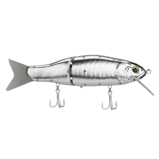 Der Gomexus Cyberbait 240 von Gomexus ist ein silberner, fischförmiger, gegliederter Swimbait mit segmentiertem Körper, gelbem und schwarzem Auge, durchsichtiger Kunststofflippe und zwei Drillingshaken darunter.