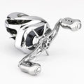 Eine Nahaufnahme der glänzenden Gomexus Sternbremse 60 mm für Shimano Antares 19 mit modernem Metalldesign und detaillierten Griffen für perfekten Halt vor einem schlichten weißen Hintergrund.