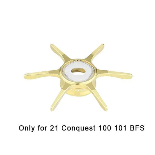 Ein goldenes Gomexus Sternbremse 60 mm Angelrollengriffteil für Shimano 22 Aldebaran BFS und 21 Calcutta Conquest 100-101 wird auf einem weißen Hintergrund dargestellt.