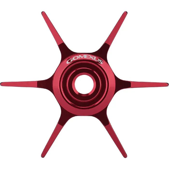 Die Gomexus Sternbremse Aluminium 64 mm für Abu Garcia ist ein rotes, sechsspeichiges sternförmiges Bauteil mit „GOMEXUS“ in Weiß auf dem Mittelring – ideal zum Aufrüsten Ihrer Angelrolle.