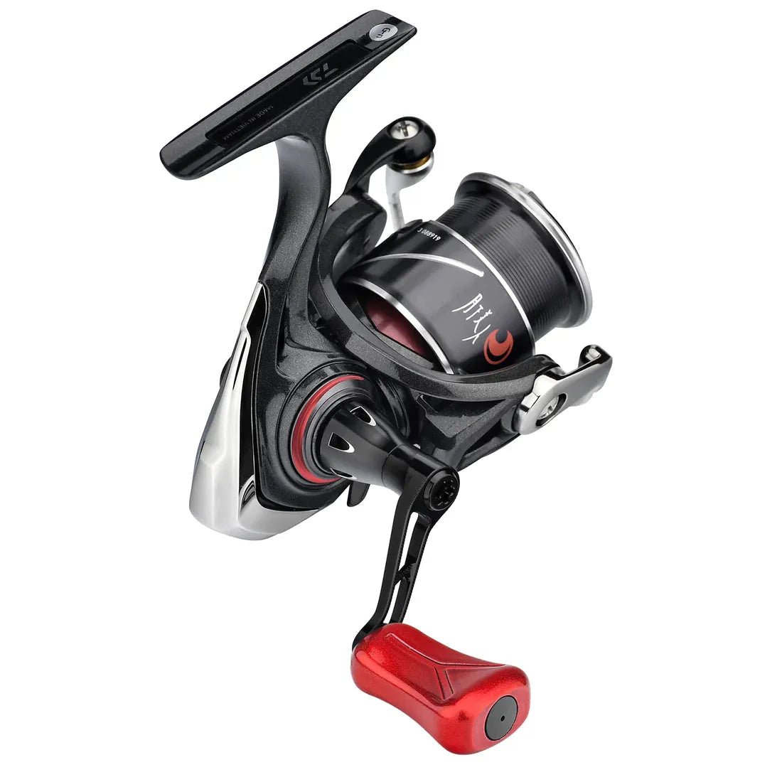 Auf weißem Hintergrund ist eine schwarz-silberne Angelrolle mit einem 35-mm-Griff aus Gomexus Super Duralumin und einem 21-mm-Knopf aus CFK abgebildet. Sie zeichnet sich durch metallische Komponenten, kompakte Größe und modernes Gomexus-Design aus.