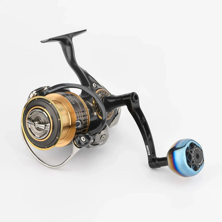 RL - Angelrollentuning - Gomexus Super - Duraluminium - Kurbel 70 mm mit 38 mm Titan Galaxy Knob für Stationärrollen - Handle - Schwarz - 70 mm - Daiwa