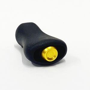 Die Hedgehog Studio Knob Cap, kompatibel mit Shimano 23 Vanquish, 22 Aldebaran BFS und 23 Calcutta Conquest BFS, verfügt über ein schwarzes zylindrisches Design mit einer goldenen Metallspitze und wird vor einem weißen Hintergrund abgebildet.