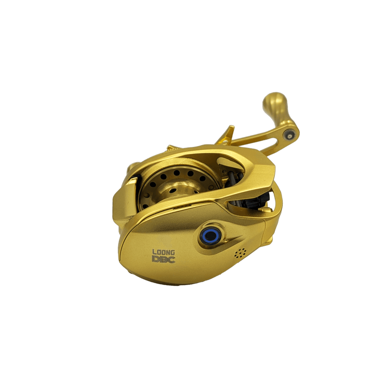 Eine goldfarbene Loongze Airlite - A100 Air DBC Angelrolle mit Griff, sichtbarer Spule und elektromagnetischer Bremskontrolle wird auf schwarzem Hintergrund gezeigt.