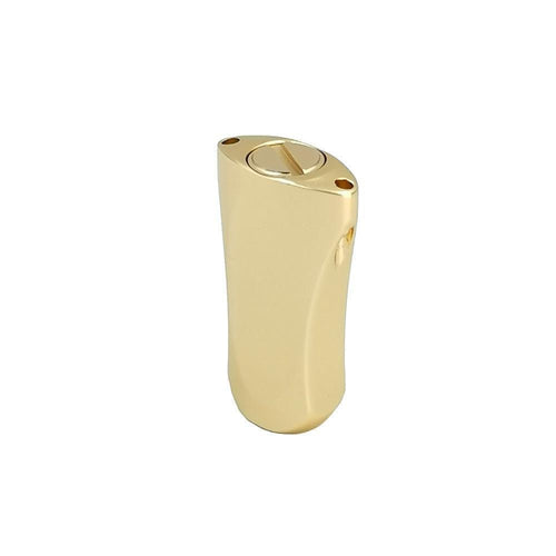 Der RL-Angelrollentuning Aluminiumknopf 21mm | Flach | Universal Fit verfügt über einen goldfarbenen, leicht gewölbten Metallkörper mit flacher Oberseite und kreisförmig vertieftem Drehknopf, passend für Angelrollen oder Baitcaster-Rollen. Abgebildet auf schlichtem weißem Hintergrund.
