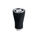 Der RL-TNG JGR 19 EVA-Knopf von RL-TNG ist ein silberner Kurbelknauf mit zylindrischem Design, strukturierten Seiten und einer metallischen Oberseite mit vier kreisförmigen Ausschnitten vor einem weißen Hintergrund.