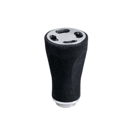 Der RL-TNG JGR 19 EVA-Knopf von RL-TNG ist ein silberner Kurbelknauf mit zylindrischem Design, strukturierten Seiten und einer metallischen Oberseite mit vier kreisförmigen Ausschnitten vor einem weißen Hintergrund.