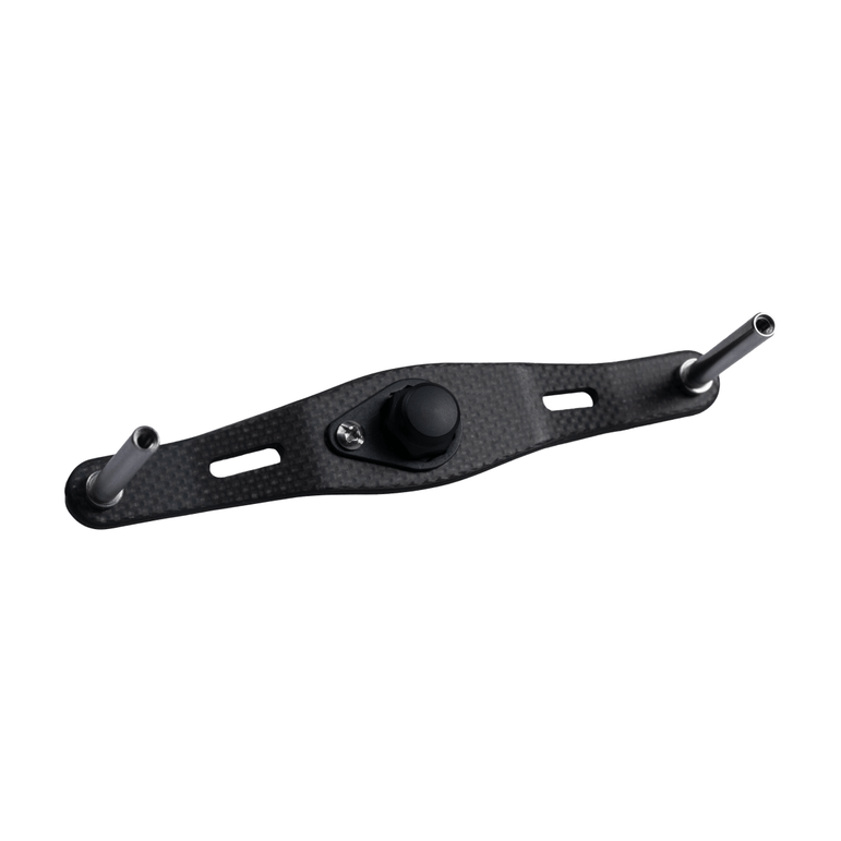 Die RL-TNG WLF 95 Carbon Handle | Baitcaster-Kurbel von RL-TNG in Schwarz verfügt über eine Carbonhalterung, zwei Metallstangen an jedem Ende und einen schwarzen Einstellknopf – für maximale Stabilität bei Baitcaster-Setups. Abbildung auf weißem Hintergrund.