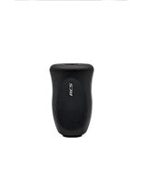 Ein schwarzer, zylindrischer SLP Works RCS i-Shape Korkknopf mit leicht gebogener Form und weißen, vertikal gedruckten RCS-Buchstaben vorne-perfekt für Daiwa Angeln Casting und Spinning Angelrollen, präsentiert auf weißem Hintergrund.