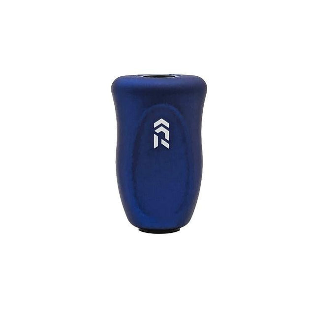 Ein blauer SLP Works RCS i-Shape Korkknopf mit einem ergonomischen Design und einem weißen Pfeil nach oben Logo auf der Vorderseite. Er hat eine glatte Oberfläche, ist wahrscheinlich aus Metall oder Kunststoff und wird vor einem weißen Hintergrund gezeigt.