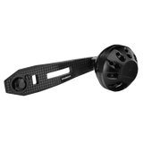 Der Gomexus Carbon Handle 75 mm mit 38 mm Power Knob (7x4mm), ein Carbonfaser-Rollengriff mit schwarzem Power Knob und gewichtsreduzierenden Löchern von Gomexus, ist auf einem schlichten weißen Hintergrund abgebildet.