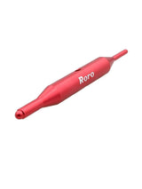 Ein rotes, metallenes, doppelendiges Bearing Pull Tool von Roro Lure mit dem weißen Aufdruck "Roro" auf der Seite, abgebildet vor einem weißen Hintergrund.