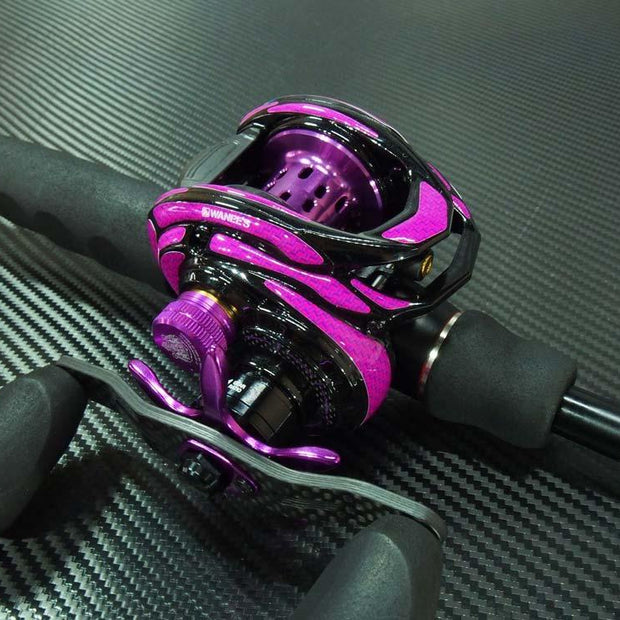 Aufkleber-Kit Abu Garcia Revo EXD-Aufkleber-Wanees-Lila-Carbon (Kurbel Links)-RL-Angelrollentuning