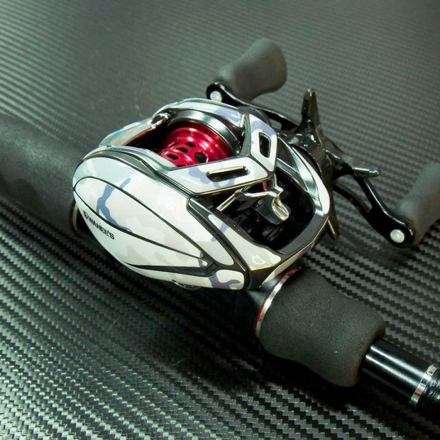 Aufkleber-Kit Daiwa Alphas Air-Aufkleber-Wanees-Tarnmuster Grau (Kurbel Links)-RL-Angelrollentuning